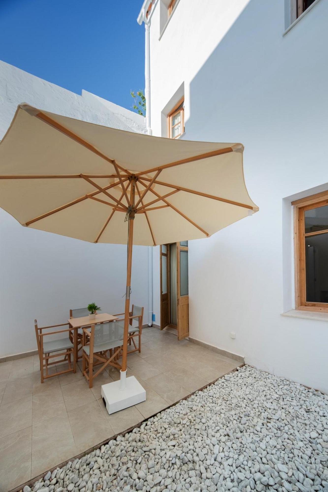 Tres Tocs Hotel Ciutadella  Exterior photo